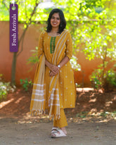 Sunheriya Charm Kurti Set with Dupatta