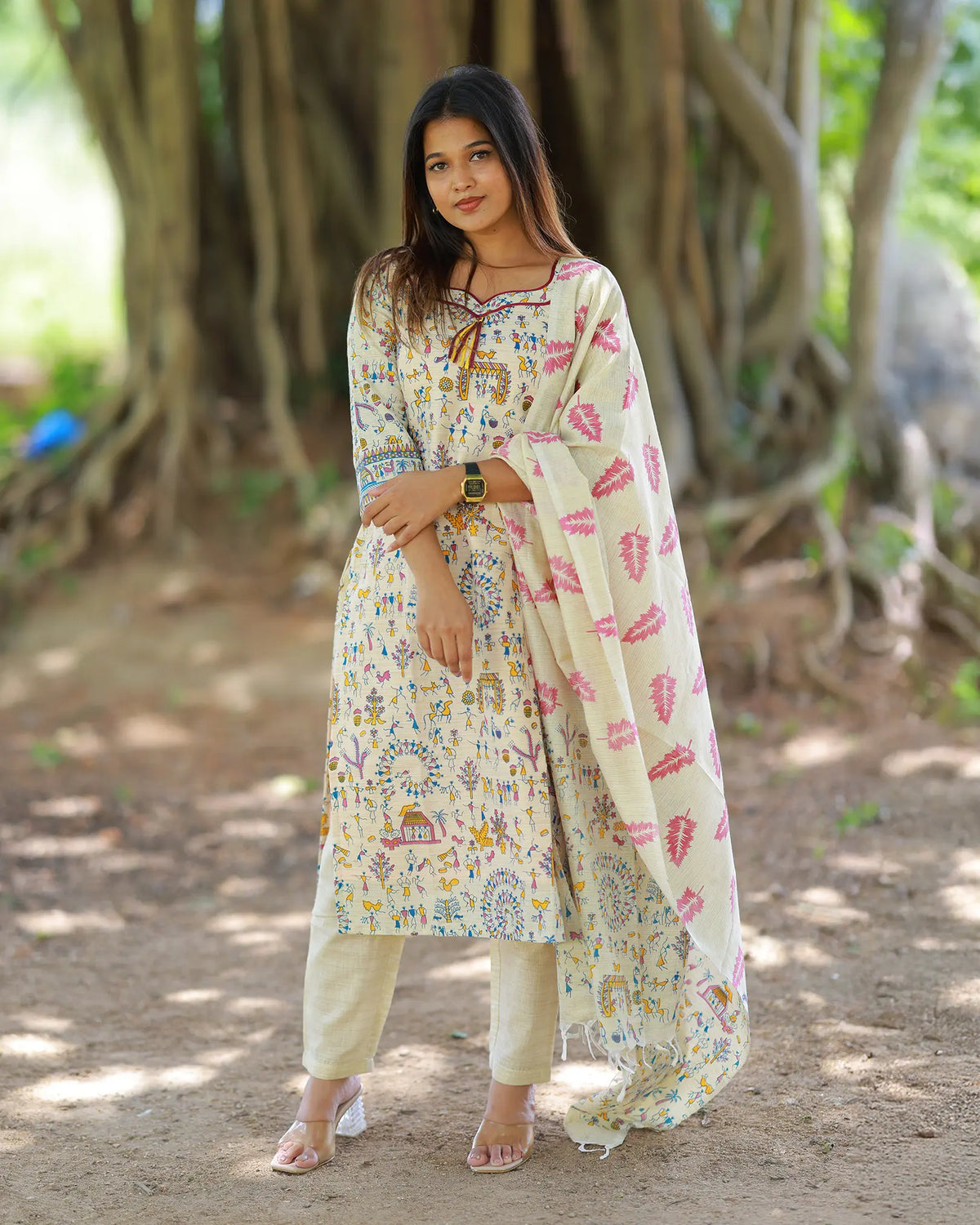 Aishwarya  Oviyam Kurti set with Dupatta