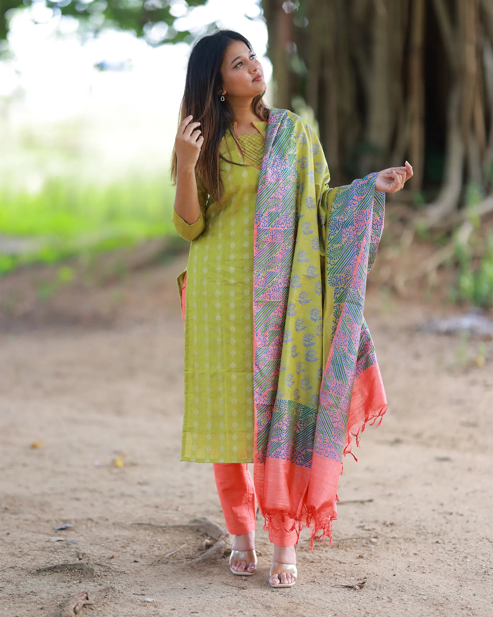 Maalai Oli Kurti set with Dupatta