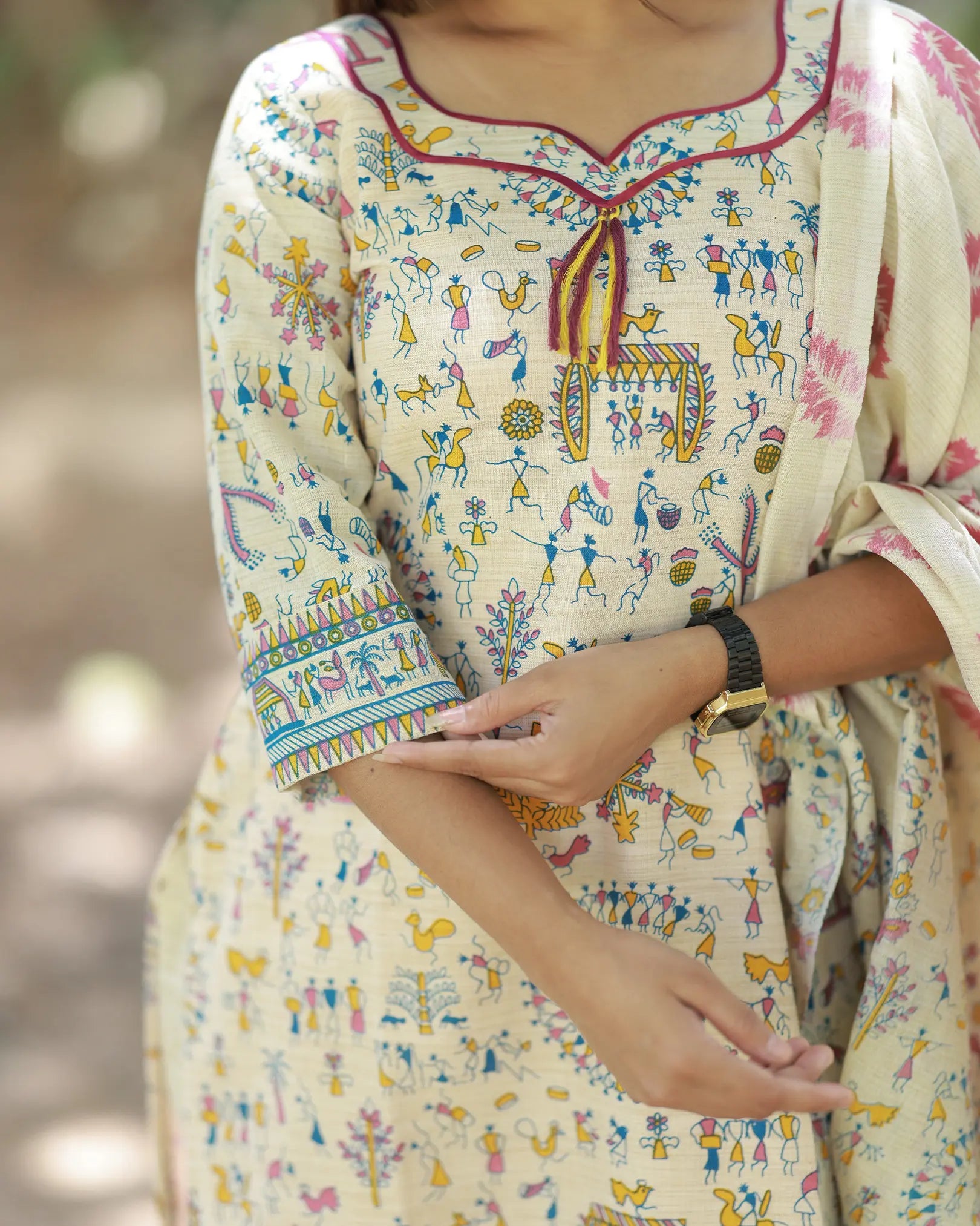 Aishwarya  Oviyam Kurti set with Dupatta