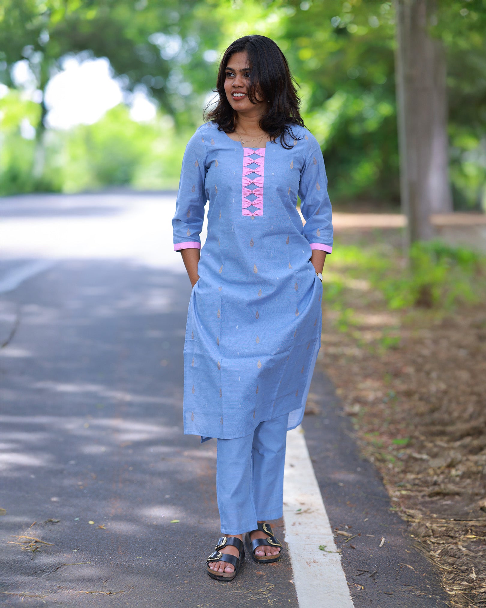 Vaanaveli Kurti sert with Dupatta