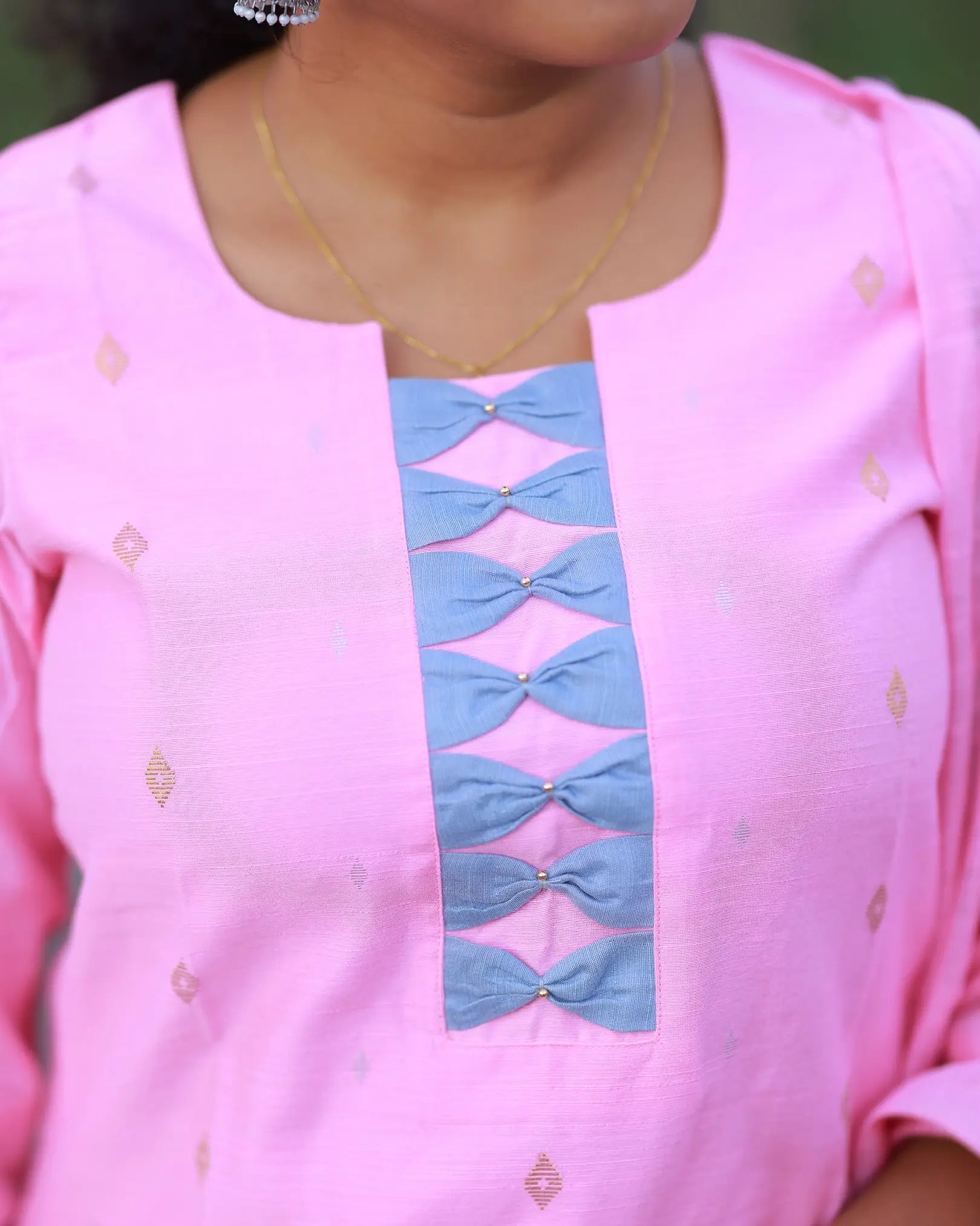 Pooviri Kurti Set