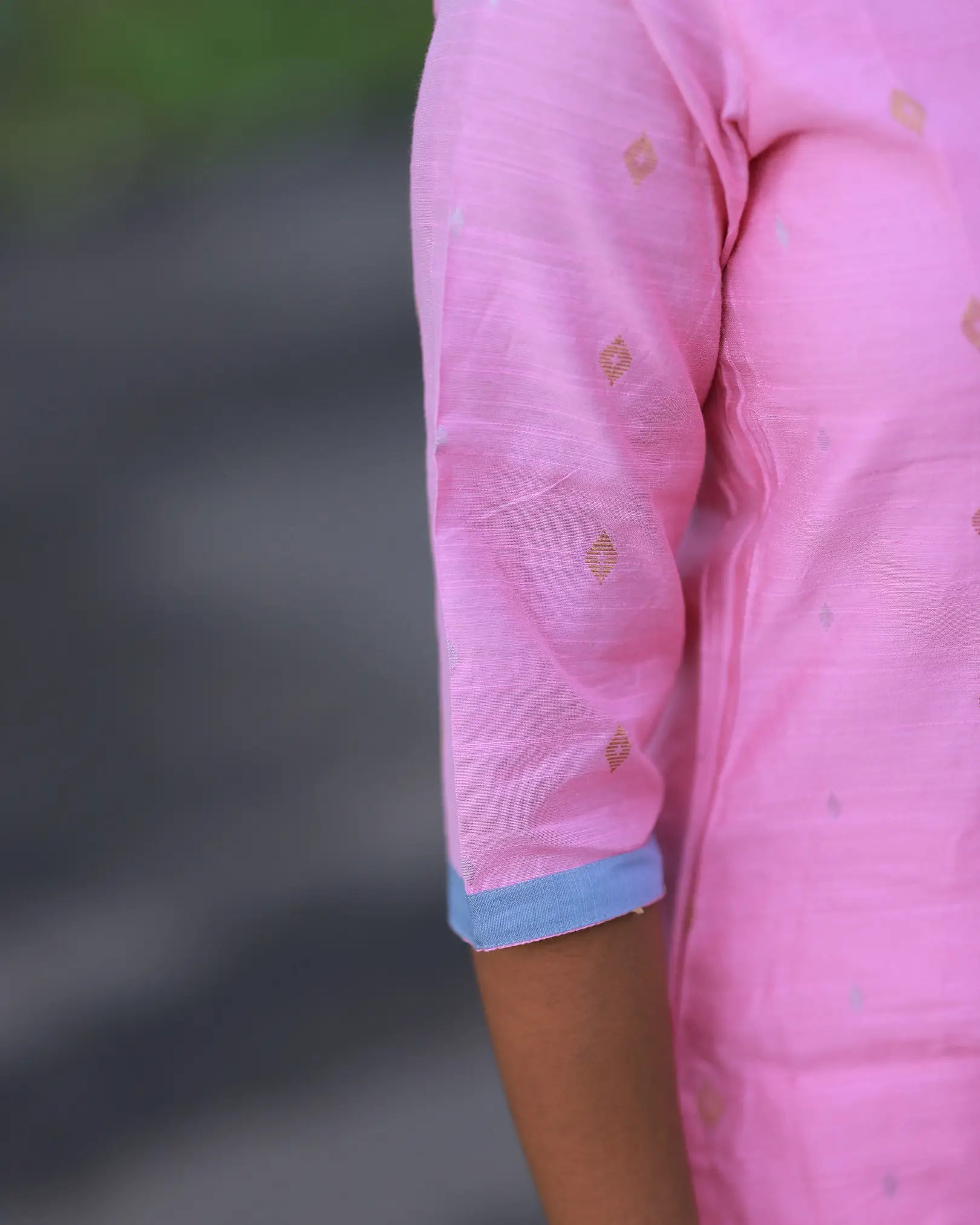 Pooviri Kurti Set