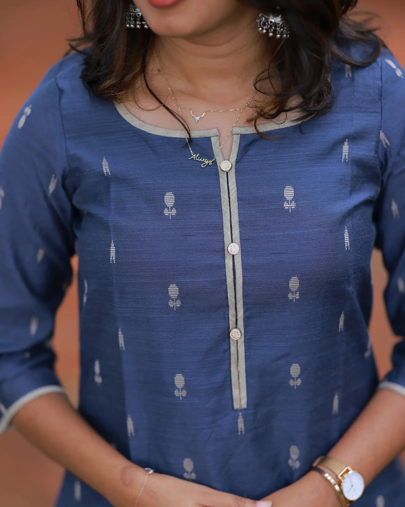 Pavitra Neelam Kurti Set