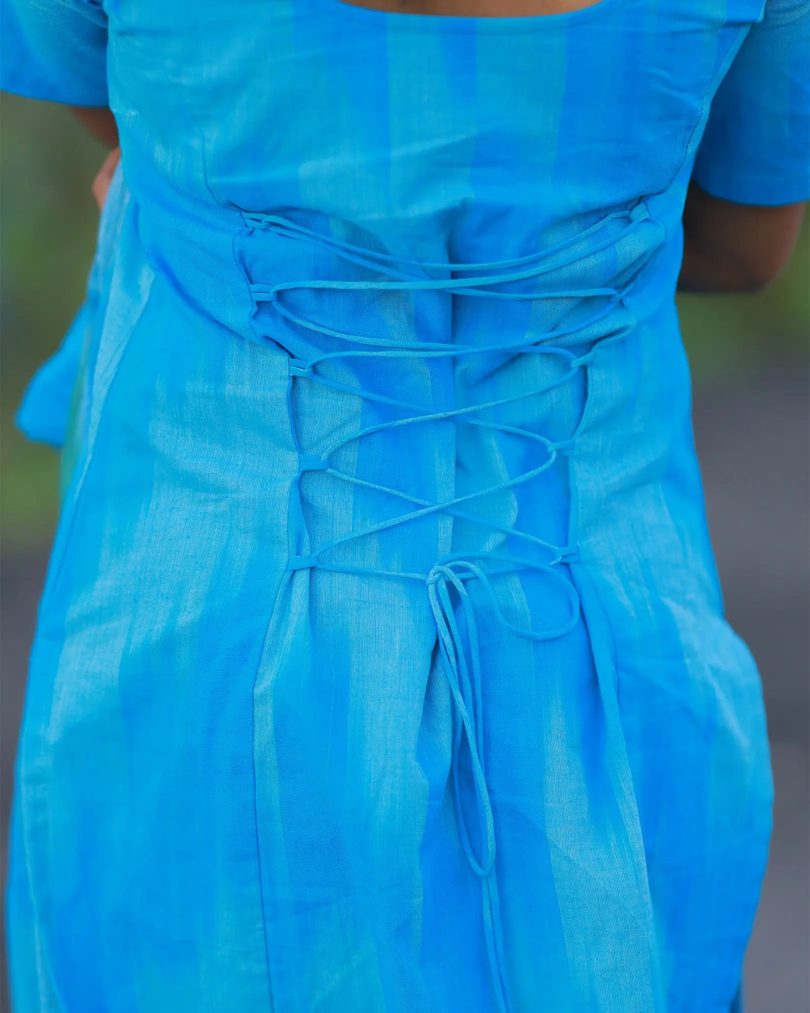 Neela Taruṇi Kurti Set