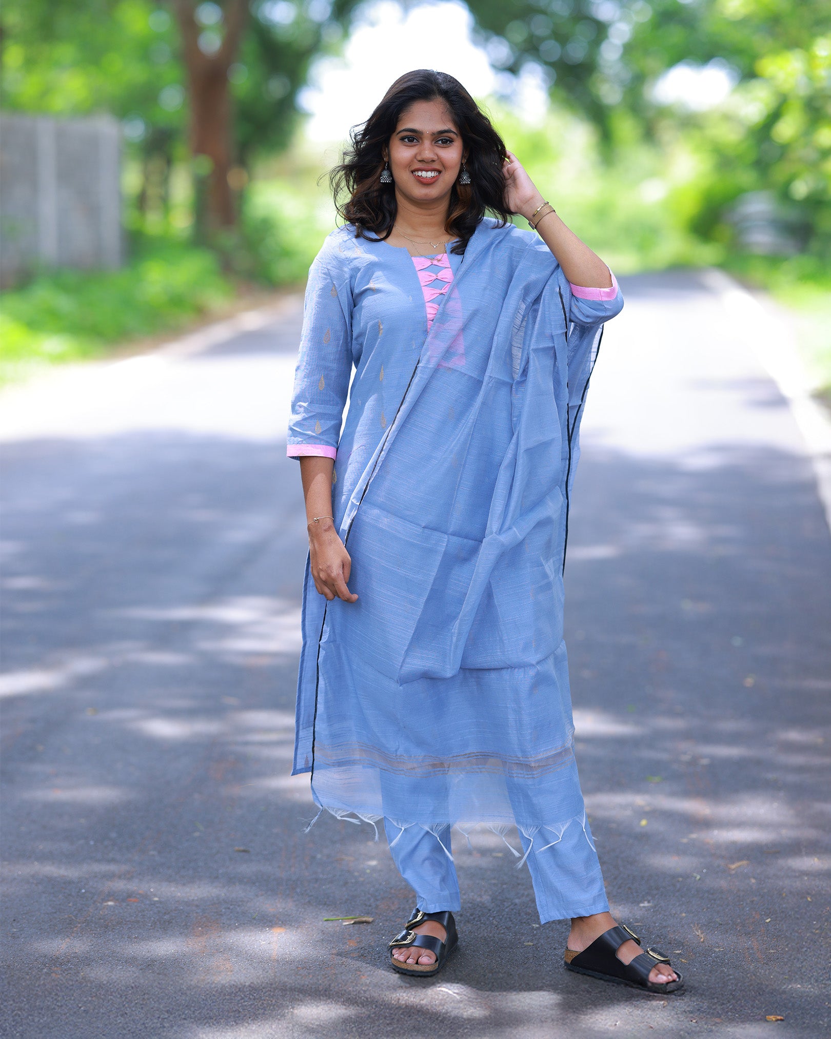 Vaanaveli Kurti sert with Dupatta