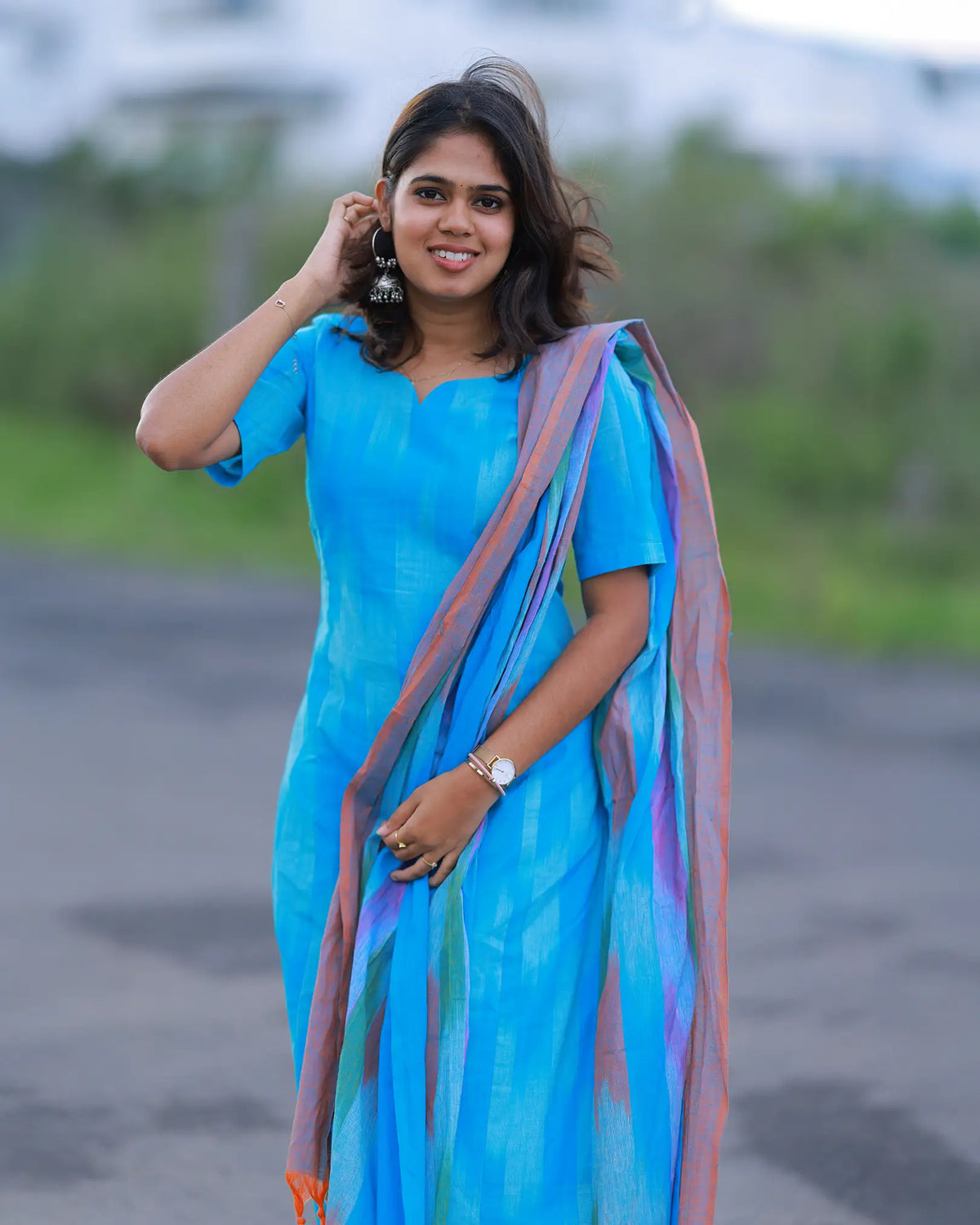 Neela Taruṇi Kurti Set
